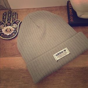 Women’s wide rib adidas beanie ⚡️